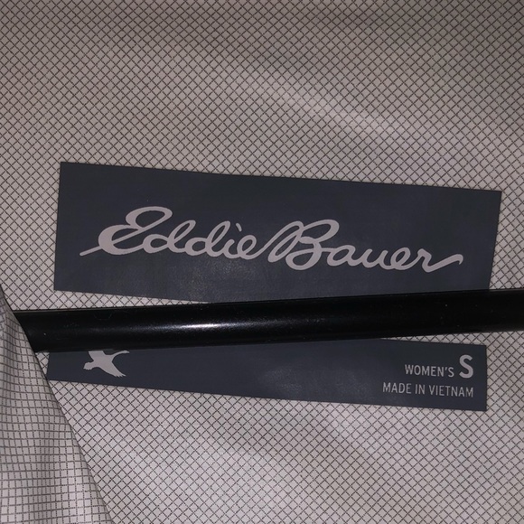 Eddie Bauer Women’s Cloud Cap Rain Jacket - Picture 2 of 4